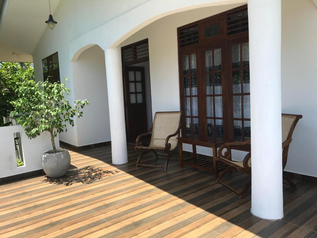 Apartamento The Dalawella Porch House Galle Exterior foto